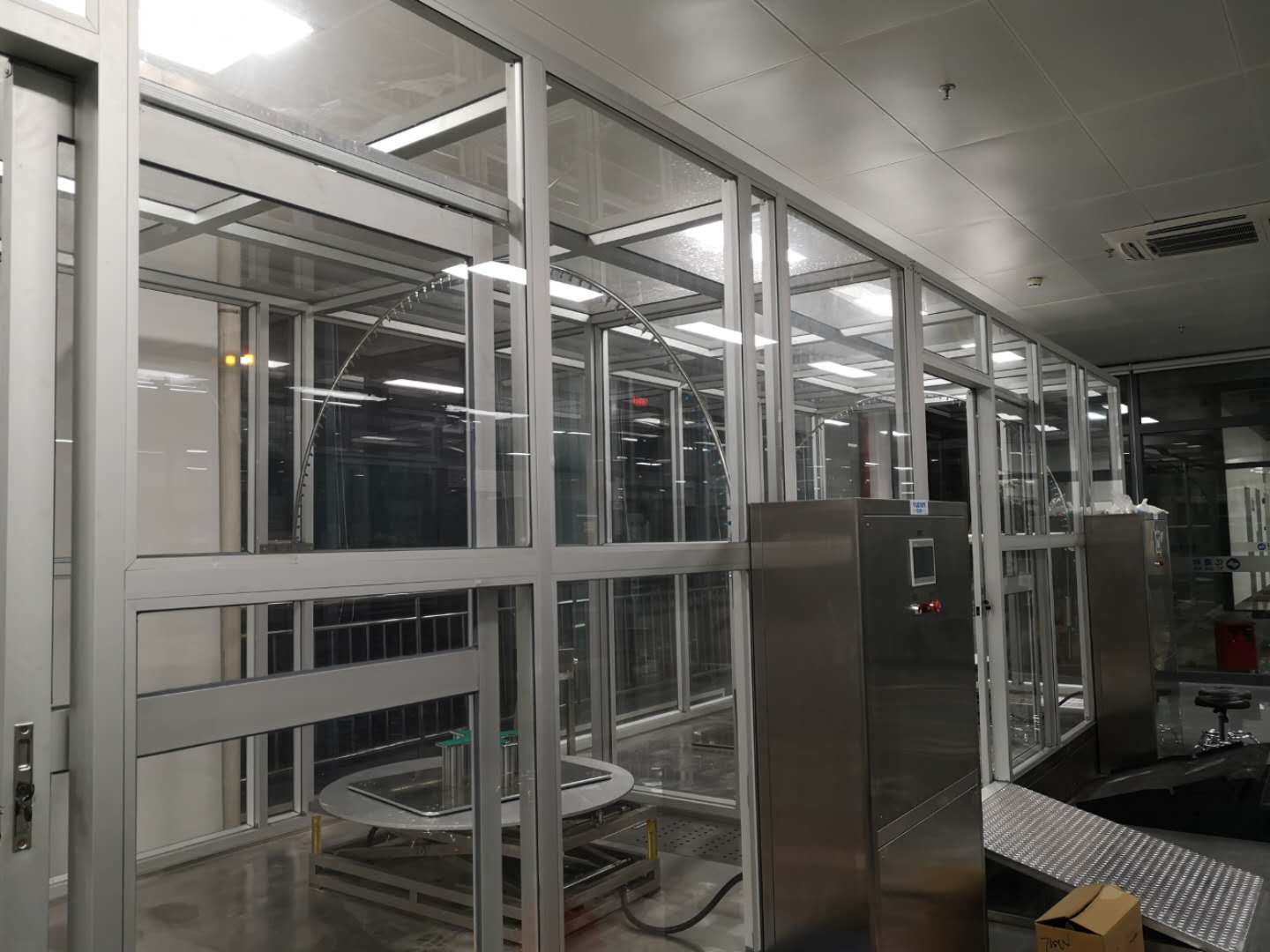 頭條 政府案例 快訊！高低溫試驗(yàn)箱廠家將4臺設(shè)備完工交付客戶使用！