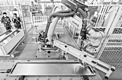 數控機床加強設備自動化改造